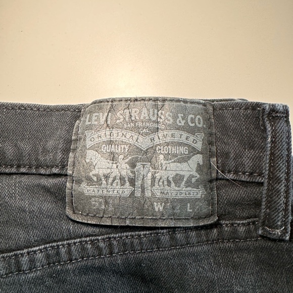 Vintage 511 Levi’s Black Cut Off Jeans - Picture 4 of 7